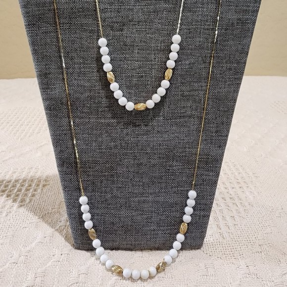 Pair - Vintage Floating Round White and Spiral Gold Bead Gold Box Chain Necklace - Picture 11 of 11